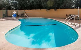 Super 8 By Wyndham Visalia