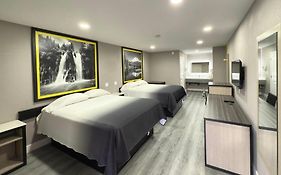 Super 8 By Wyndham Visalia